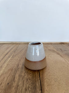 Gravesco pottery - petite vase